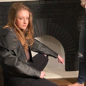 Meet your Posher, Lily